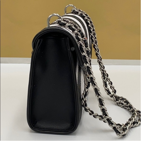 MICHAEL KORS ROSE MEDIUM FLAP SHOULDER BLACK - Picture 14 of 16